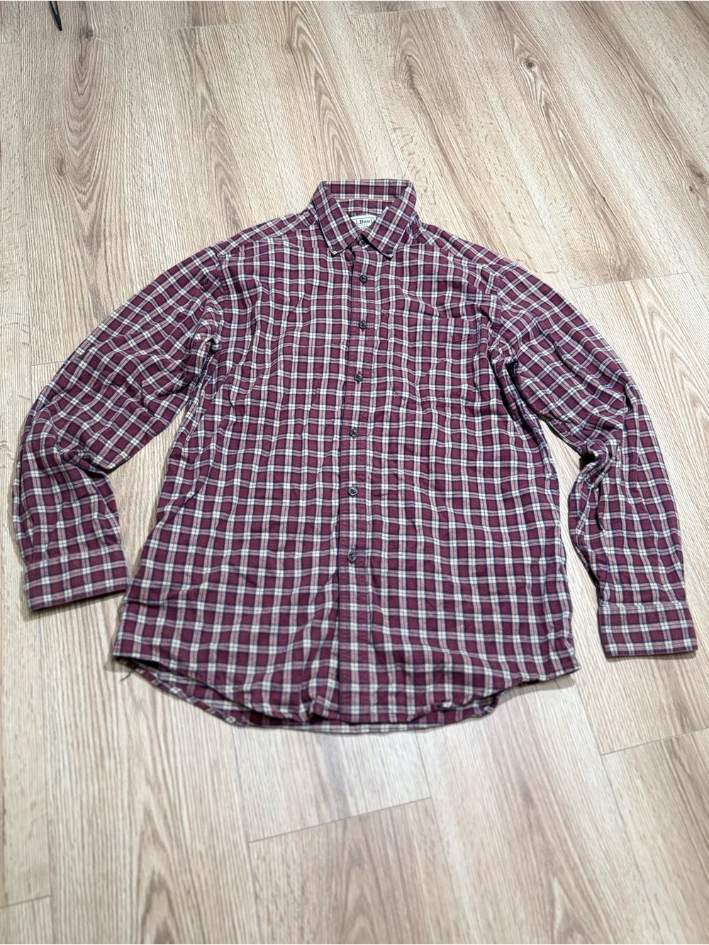 Vintage L.L.Bean Mens M Burgundy Plaid Flannel Shirt 90s Made in Peru